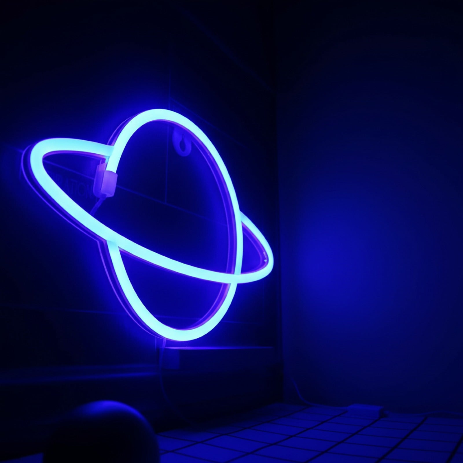 Veilleuse Décorative Planète Cosy - Lumière d'ambiance Bleue pour Chambre, Cadeau Garçon - USB/Piles